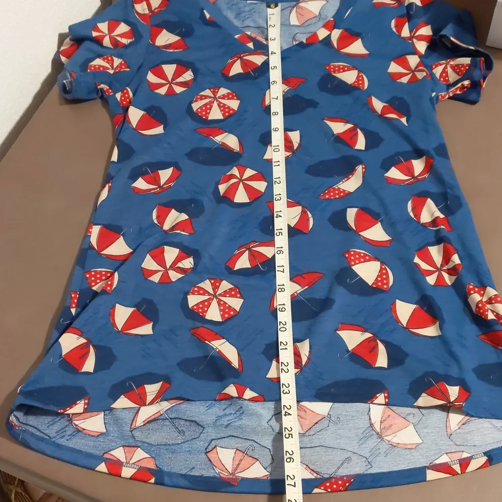 LuLaRoe Classic T Womens Umbrella Design Blue Red White Top Size Small - Picture 7 of 7